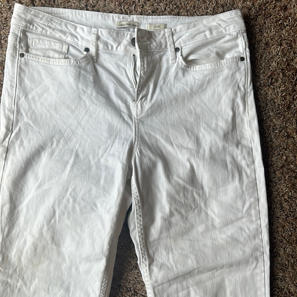 Calvin Klein white capris